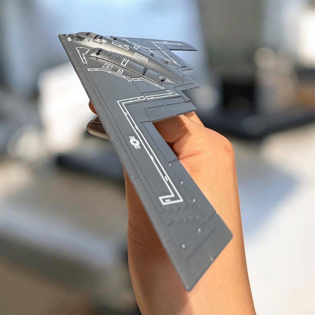 1:200 Scale B-2 Spirit Stealth Bomber Model Kit
